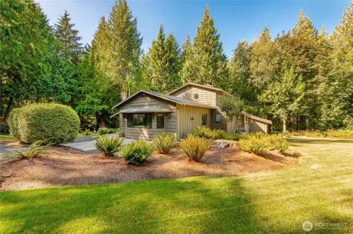 Beautiful Mature Landscaping
