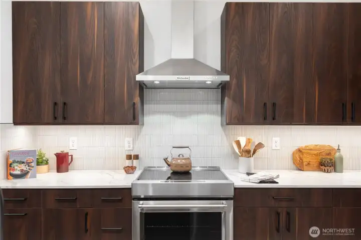 Photos are for illustrative purposes only & may  depict a different floor plan, finishes, or features than the actual home for sale. Actual layout & specifications vary.