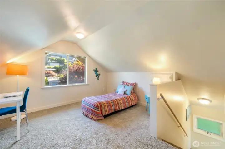 Great flex space upstairs, used as an office  or 3rd bedroom.