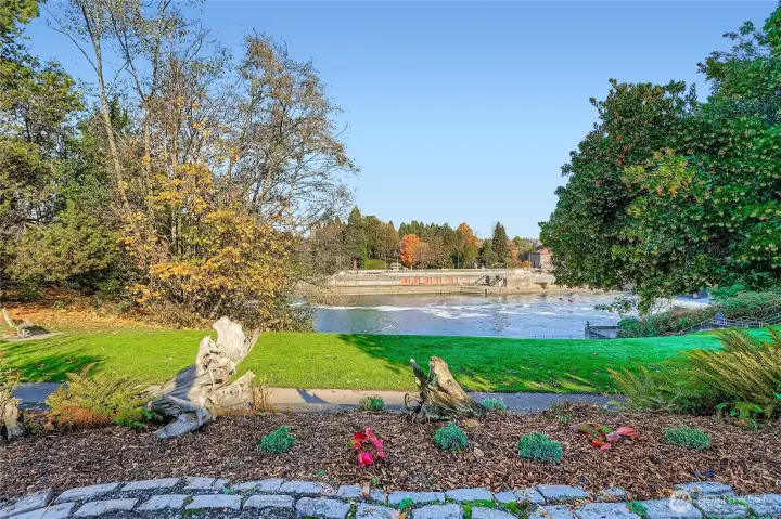 Commodore park- Next door with access to the locks