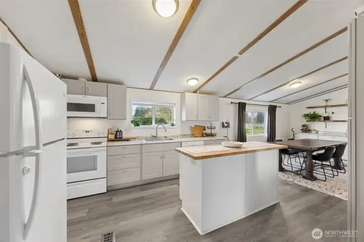 Kitchen view - what a great space!