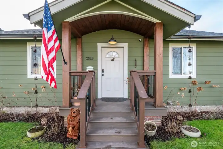 Completely updated 2 bd/1bth home...