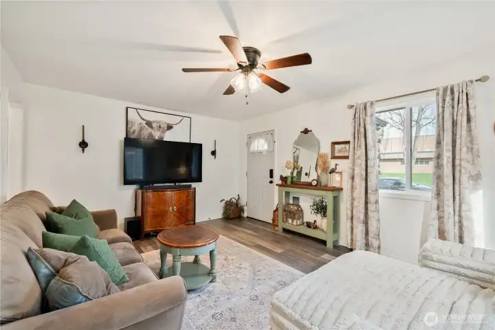 Light, bright and beautiful!