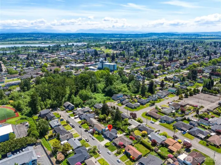 This location supports both convenience and connectivity to the city lifestyle.