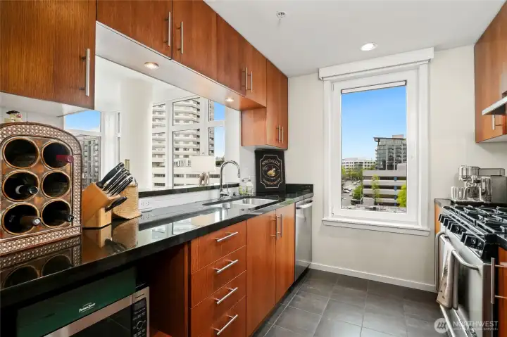 Kitchen Right