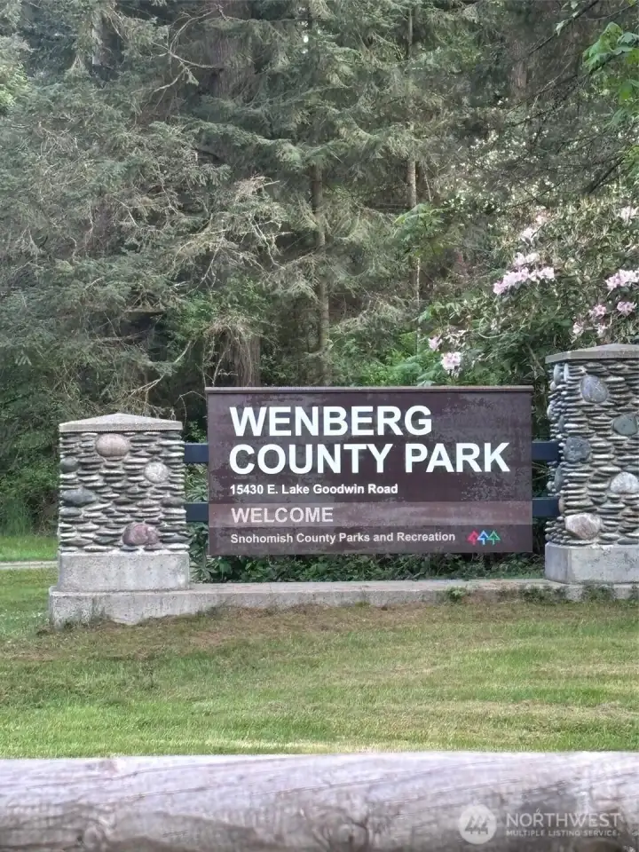 Just minutes from Lake Goodwin county park! Just minutes from Lake Goodwin county park!