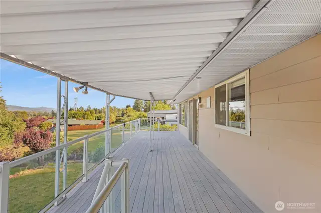 Upper deck