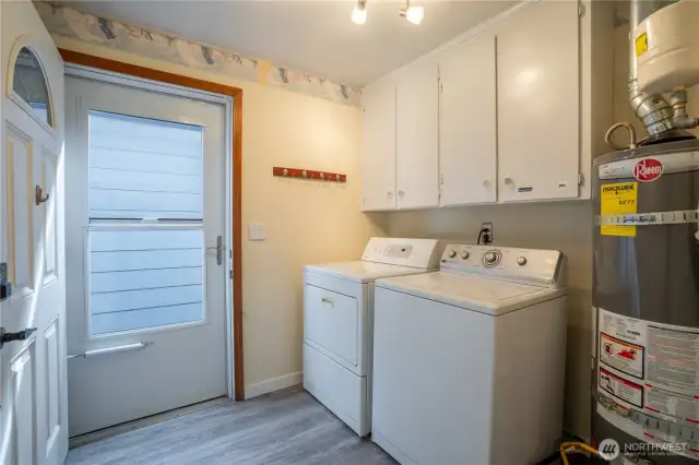 Utility w/gas dryer and hot water