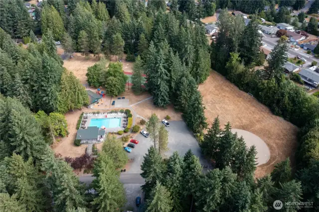 Awesome private Lake Jane community pool w/snack bar, tennis courts, dog park