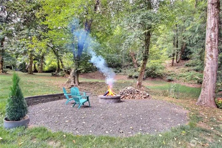 Firepit view in your yard, so many amazing and quiet nights to be spent here!