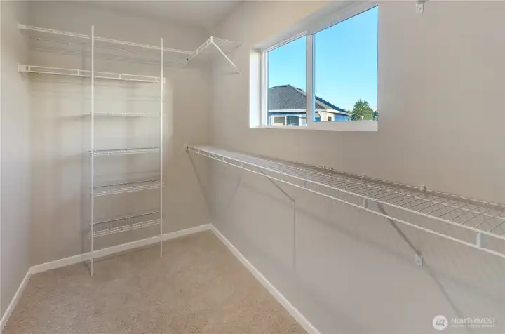 Pictures are from a previously built Penrose plan in the community and may display upgrades that are no longer available.