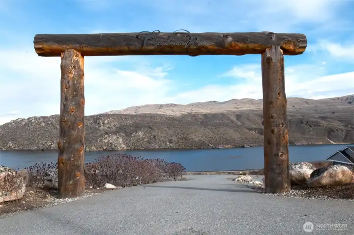 Southern entrance to the neighborhood off of Starr Rd.