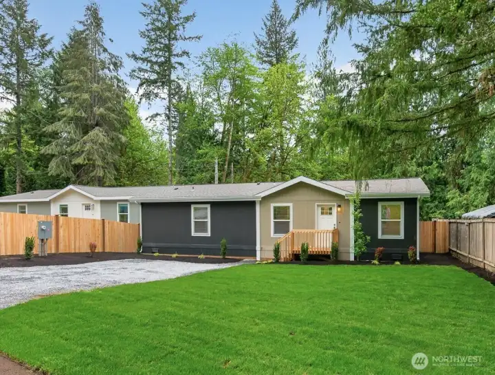 New Home 1280 sq ft home w/warranty