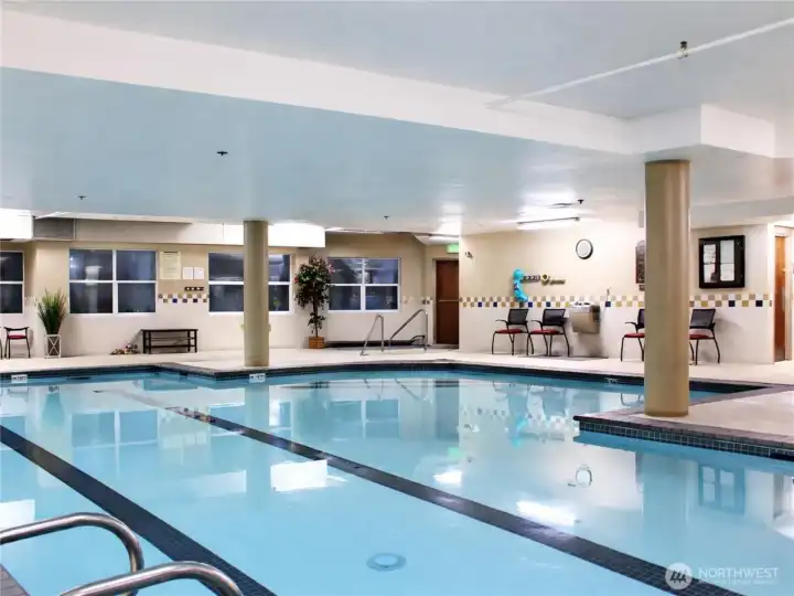 Pool & Jacuzzi Pool & Jacuzzi