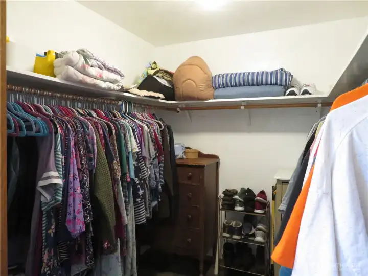 walk in closet