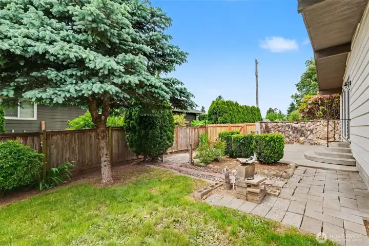 Side yard Connected to Fully Fenced Back Yard