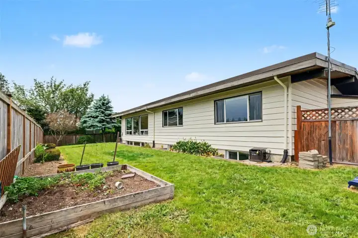 Fully Fenced Back Yard