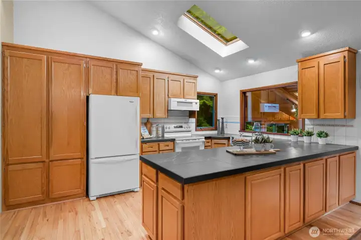 Cooks Kitchen with wide work space and endless cabinetry Cooks Kitchen with wide work space and endless cabinetry