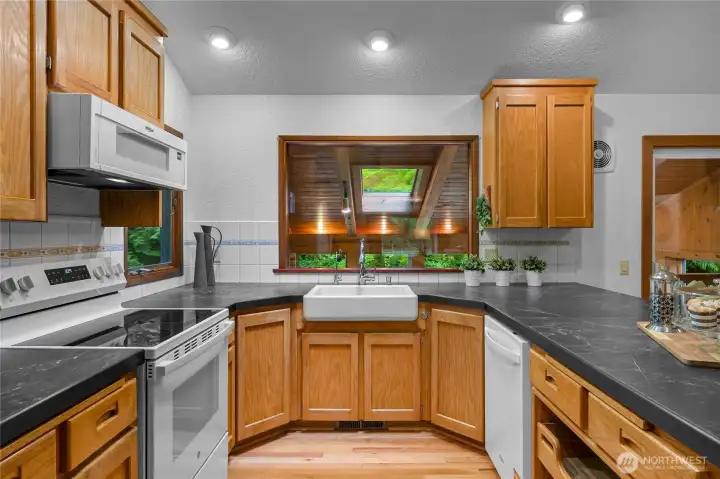 The Farmhouse Sink takes center stage, New Range! The Farmhouse Sink takes center stage, New Range!