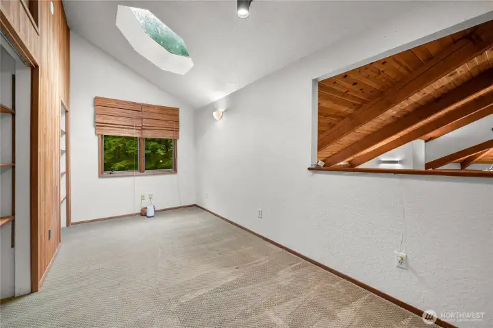 Upstairs Bonus Room - Office? Crafts? Nursery? Upstairs Bonus Room - Office? Crafts? Nursery?