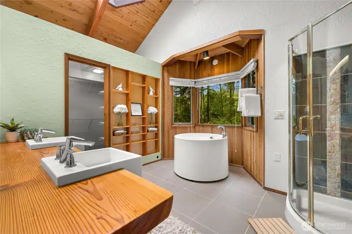 Primary Bath w/Soaking Tub, leads to Walk-in Closet Primary Bath w/Soaking Tub, leads to Walk-in Closet