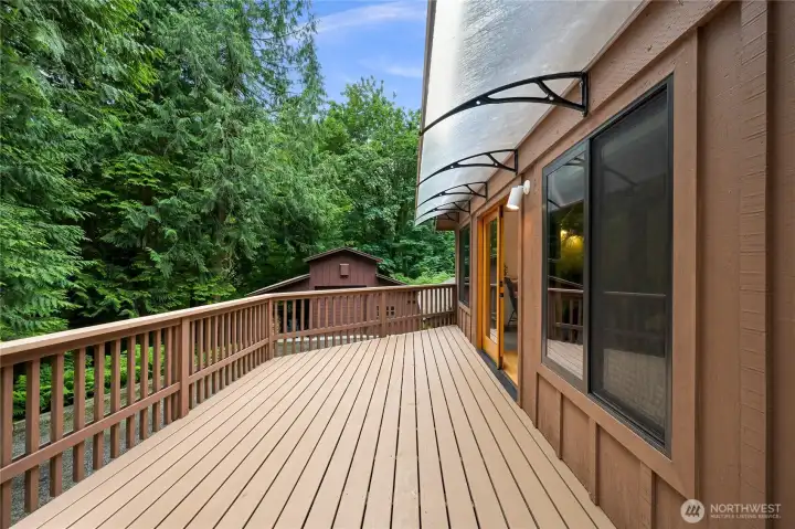 Deck as seen from the opposite side Deck as seen from the opposite side