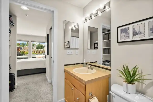 Upper suite bathroom has a tub if you love to have an occasional soak!