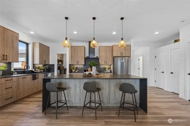Photos represent builder's finish product and may not be exact.