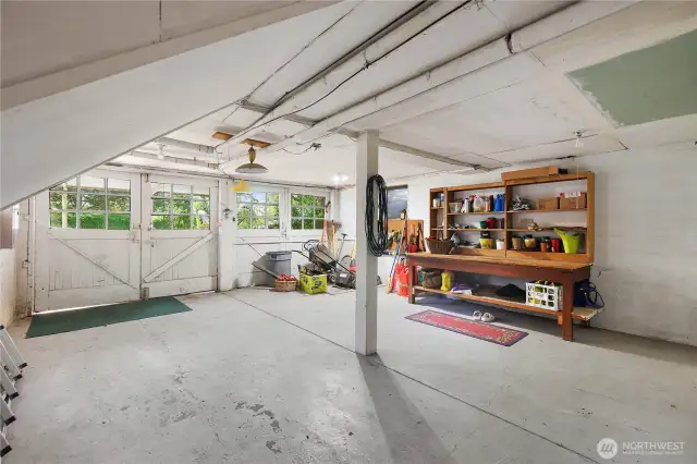 Large double car garage