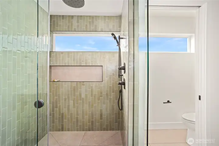 Primary bath, Curb less shower with heated floor