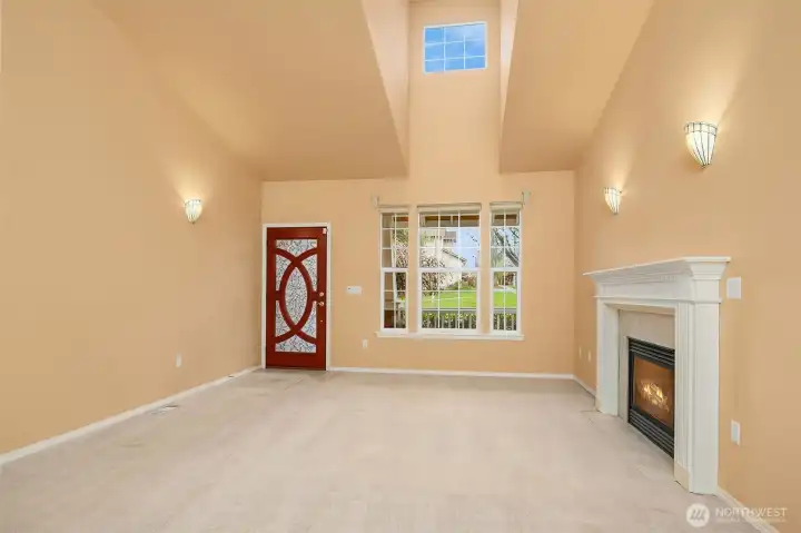 Living Room with Vaulted Ceiling and Gas Fireplace