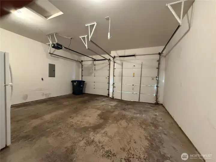 Spacious 2-car garage