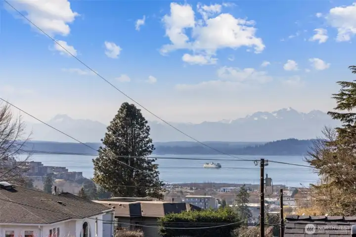 Perfect view and place to entertain