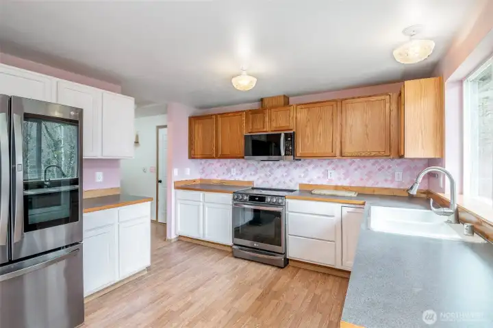 Lots of counter and cabinet space