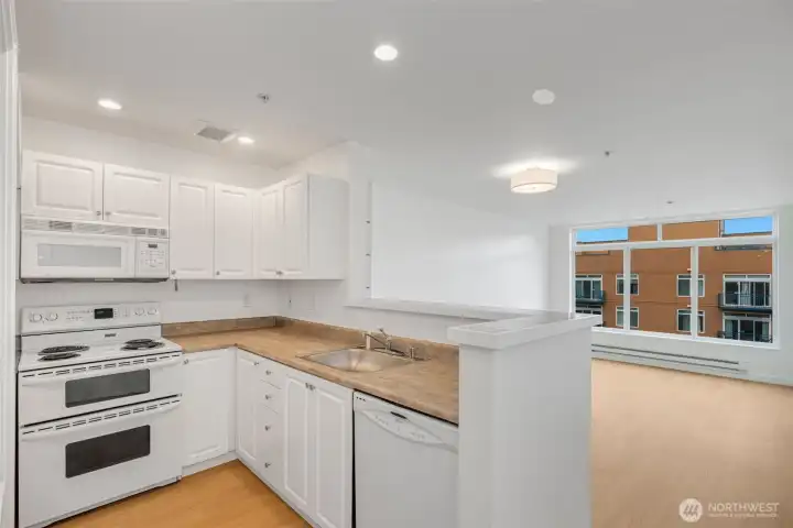 Open kitchen, efficient and easy!