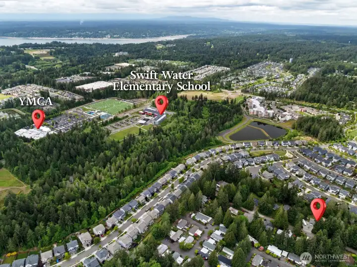Close to shopping, schools, and dining! Close to shopping, schools, and dining!