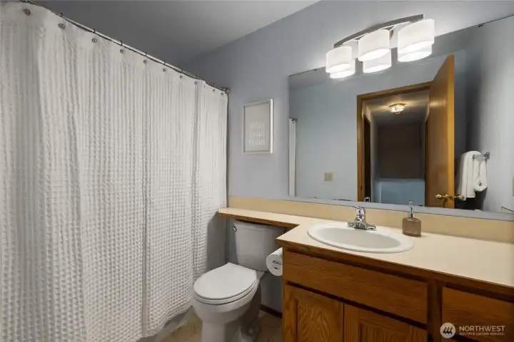 2nd and 3rd bedrooms share full bathroom 2nd and 3rd bedrooms share full bathroom