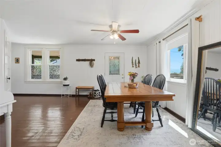 Entrance/Dining Room with Ceiling Fan
