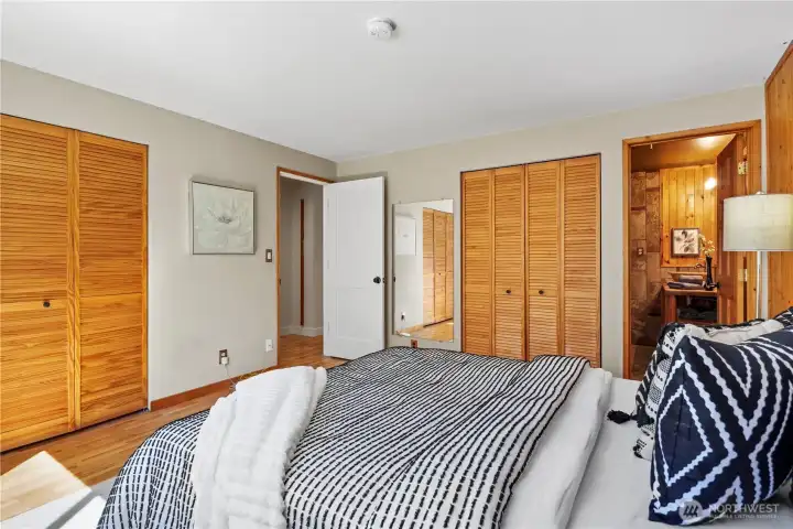 Dual closets Dual closets