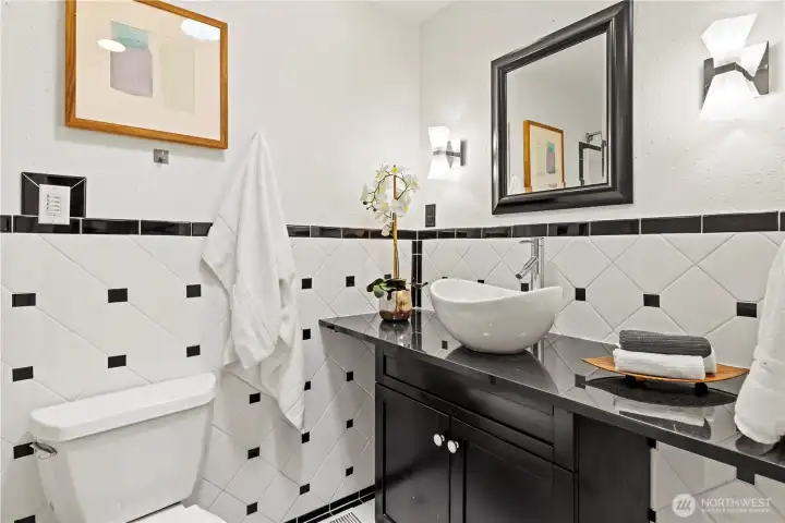 Full bath for guest bedrooms Full bath for guest bedrooms