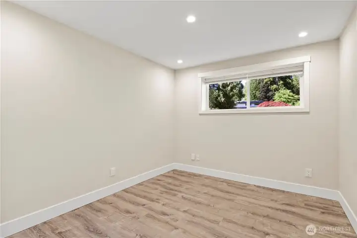 5th bedroom or office? 5th bedroom or office?
