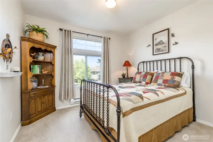 Secondary bedroom