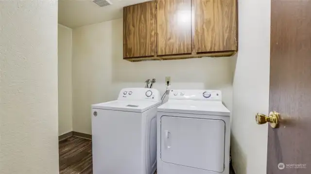 Large utility room with storage & appliances stay!