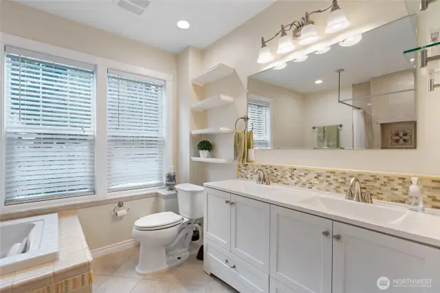 Beautifully Remodeled 5 Piece Bath