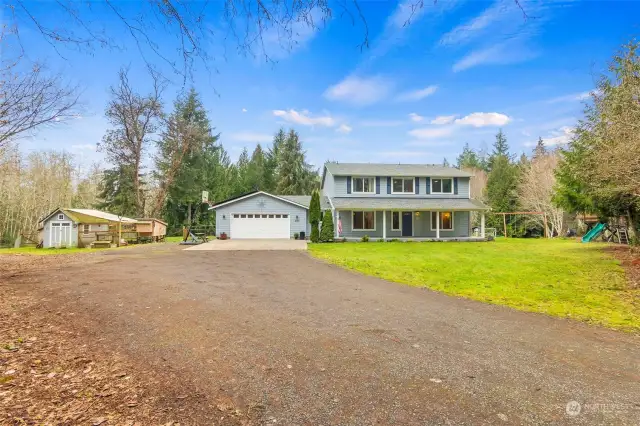 Paddock shed/barn on left