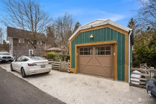 A rarity in Seabrook's newer construction is the ability to have a garage. Keep your bikes, beach gear and more stored away in this private garage at Into the Woods.