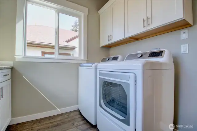 Even the washer/dryer stay