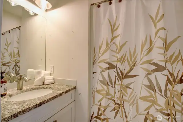 Upstairs full bathroom