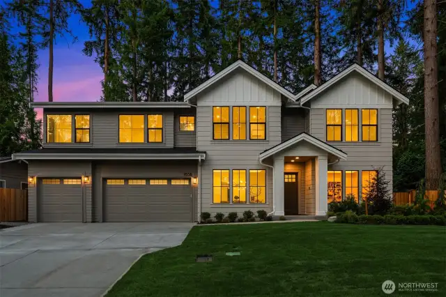 MN Custom Homes announces a transitional design near Robinswood Park