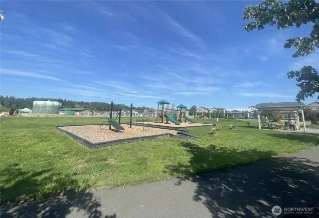Community includes epansive playground, basketball court, pavilion, and more!